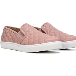 Steve Madden Pink Slipons